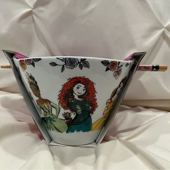 Disney Princesses Ariel Snow White & More Ramen Noodle Bowl with Chopsticks NWT - Picture 7 of 9